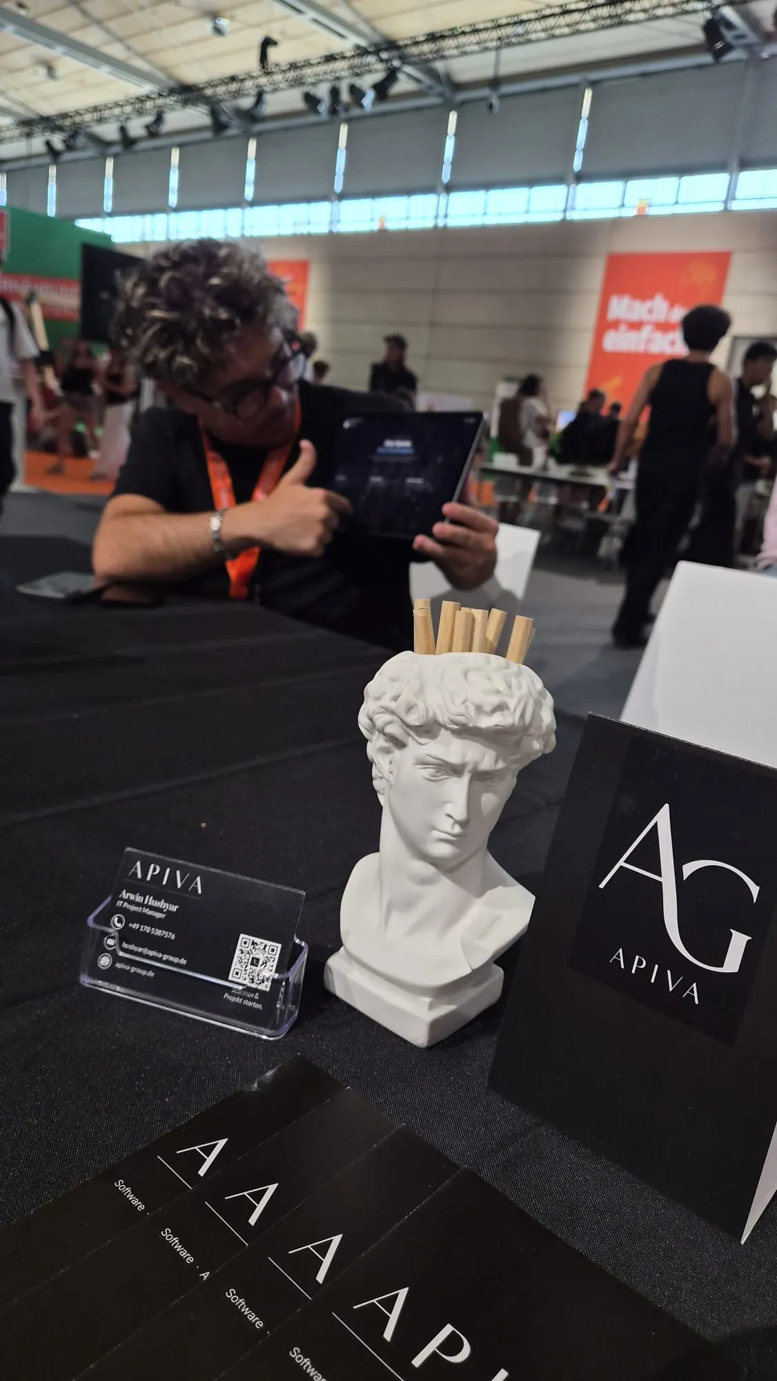 Apiva-Group-Stand auf der IdeenExpo 2026 Hannover, designed von Whitefield Marketing